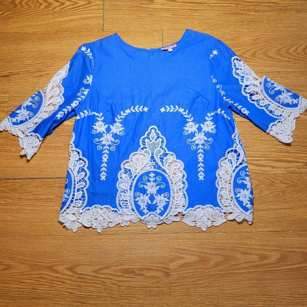 Saint Tropez West Women's Blue Crochet Style Blouse Size Medium Blue/White